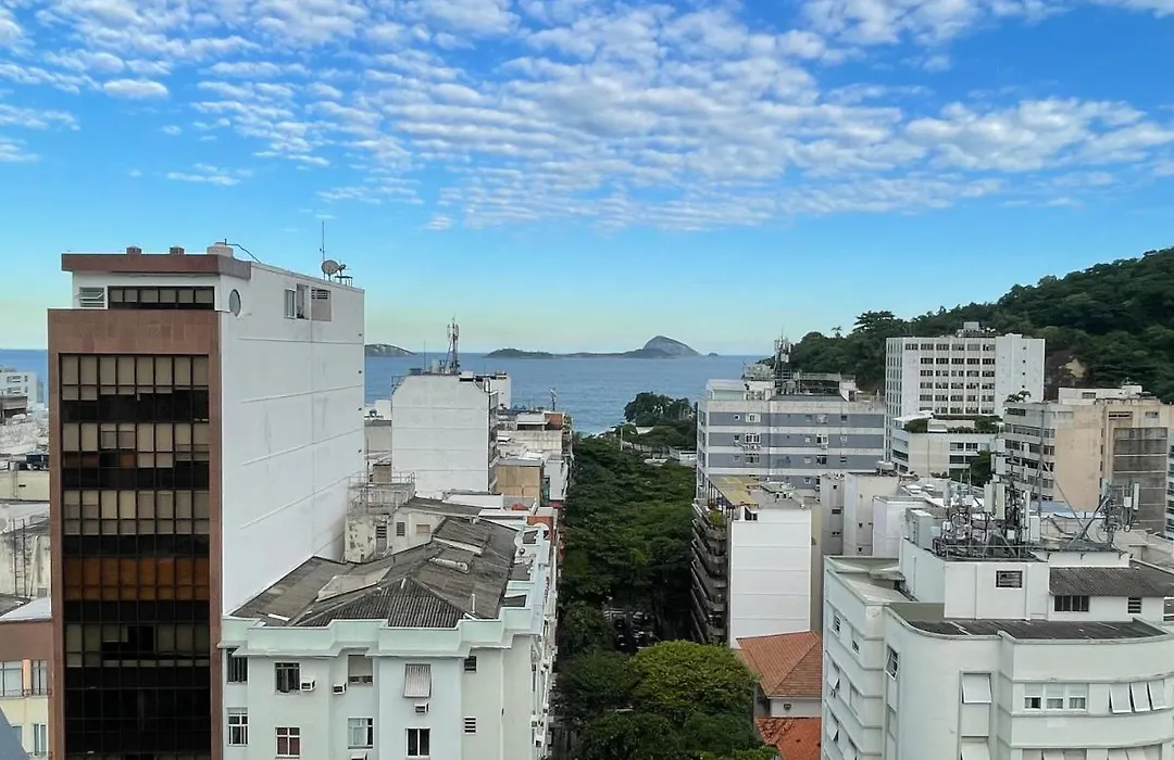 Flat no Leblon, 2 Quadras da Praia, Academia e Arrumação Diária na Rua Dias Ferreira by Tata-1